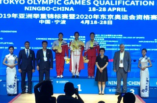 New World record in Women 64kg by DENG Wei, Congratulate to  ... Image 27