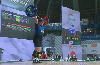 Triple World Records for China in the Heavyweight! Image 16