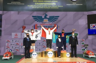 Triple World Records for China in the Heavyweight! Image 20