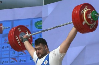 Triple World Records for China in the Heavyweight! Image 23