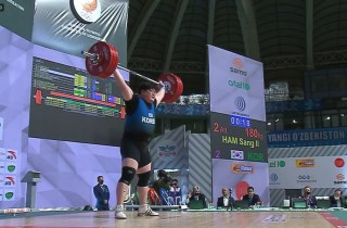 Triple World Records for China in the Heavyweight! Image 3