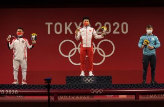 Asian lifters did it again! Both Olympic Gold belong to Chin ... Image 2